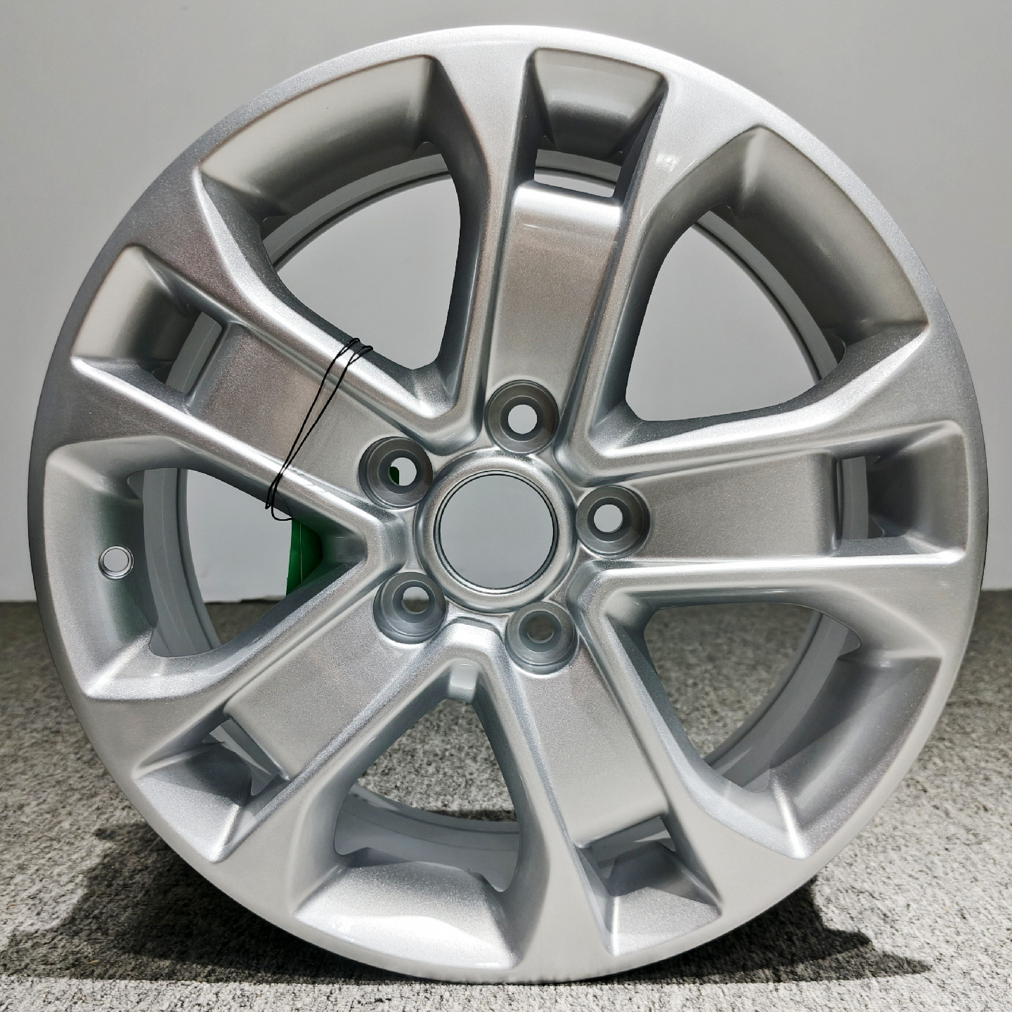16寸适用于长安CS15轮毂 CS35 CS35PLUS轮毂 逸动 逸达轮毂k8157