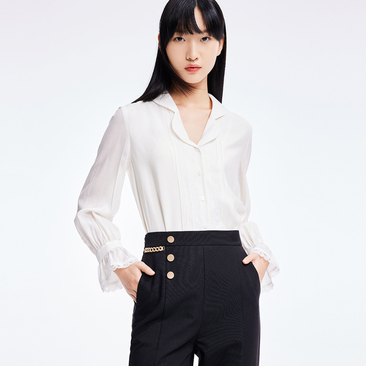 LILY夏新款女装时尚复古花瓣领小众洋气宽松垂感长袖白色衬衫