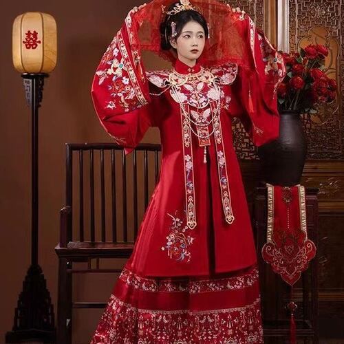 花嫁汉服女明制刺绣上衣珍珠云肩