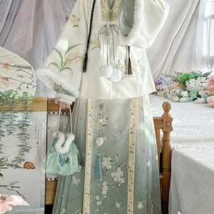 明制新款汉服女加绒合领披袄立领琵琶袖日常中国风马面裙秋冬套装