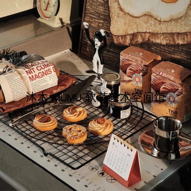 复古样板间厨房棕烘焙主题仿真曲奇饼干台历面包软装饰品组合摆件