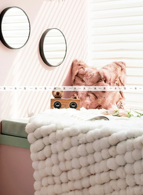 粉色系样板间女孩房飘窗饰品摆件高端毛毯抱枕花艺创意组合装饰品