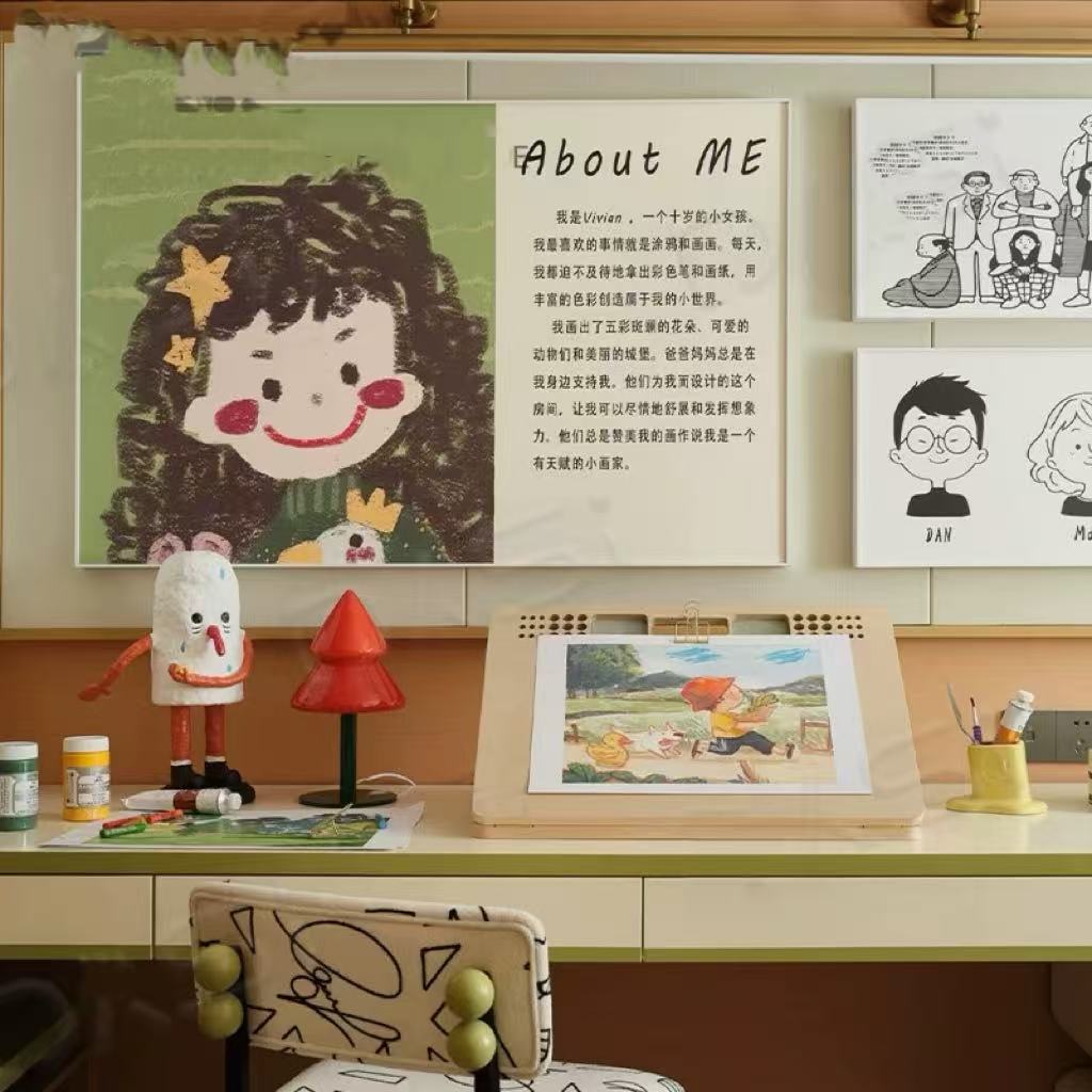 现代简约样板间儿童房书桌软装饰品摆件儿童画相框画板组合搭配