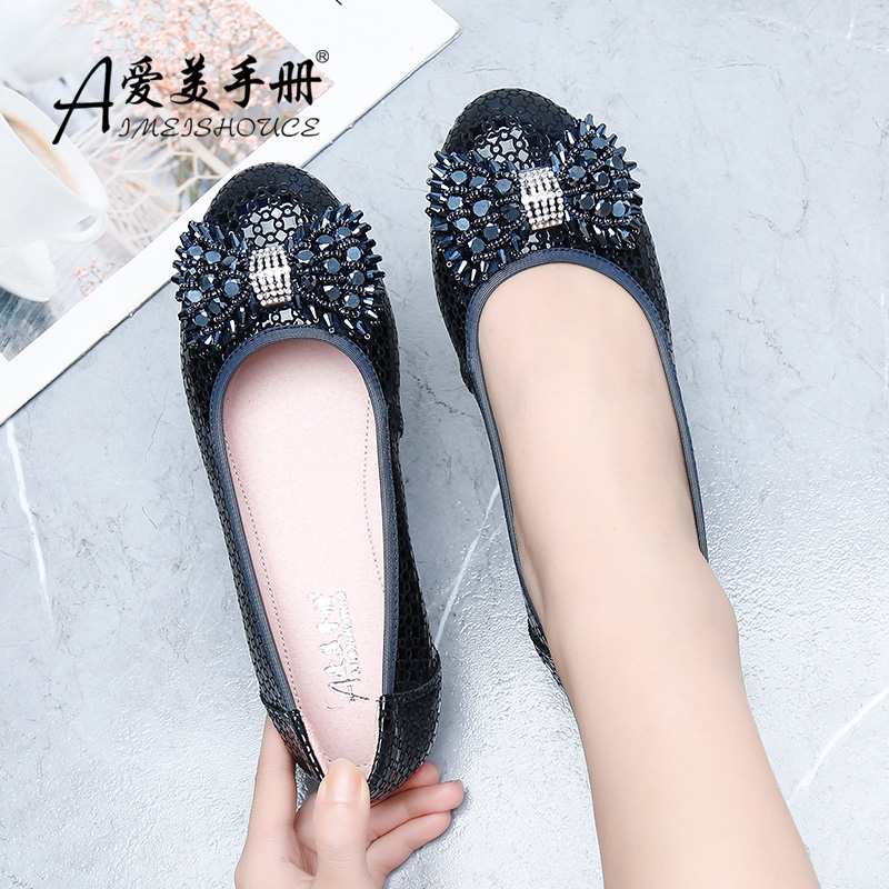 真皮妈妈鞋夏季低跟宽大码女鞋