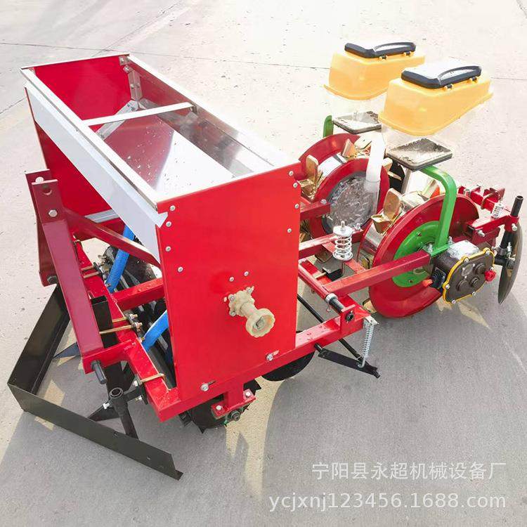 水果玉米播种机农用玉米大豆点播机菏泽家用秋葵铺膜播种机鸭嘴盘