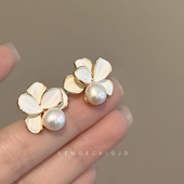 法式 复古白色花朵珍珠耳钉轻奢高级气质耳环小众设计耳饰2025新款