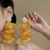 复古黄色雪纺花瓣流苏耳钉法式 超仙氛围感耳环轻奢高级金属耳饰品