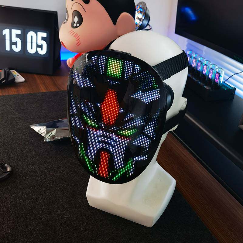 万圣节led发光面具变脸赛博朋克面罩头盔未来科技电子屏全脸头套