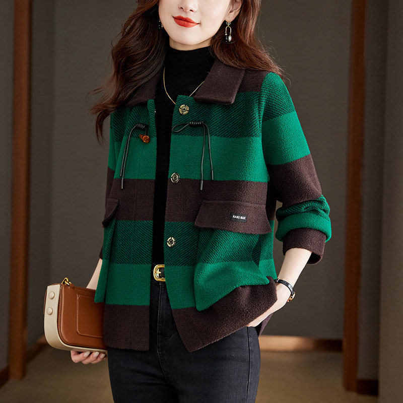 女士格子短外套秋季2024年新款春秋爆款时尚洋气中年妈妈秋冬上衣