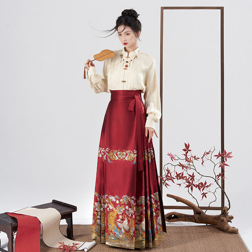 重工马面裙织金仿妆花工艺