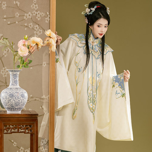 桔屿汉服明制重工云肩长袄