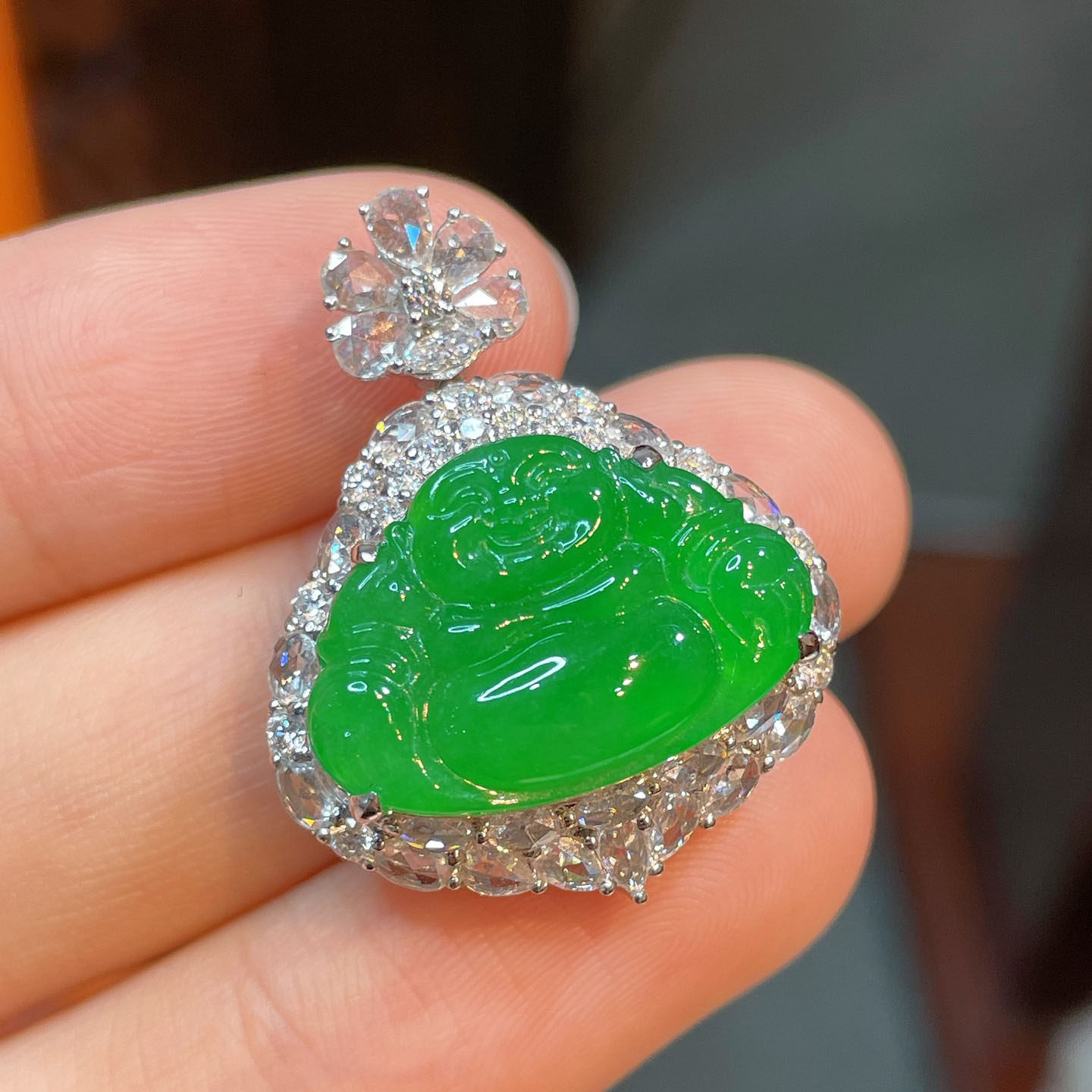 翠秦之皇冰阳绿佛公吊坠 18k金钻石镶嵌天然A货翡翠饱满莹润冰透