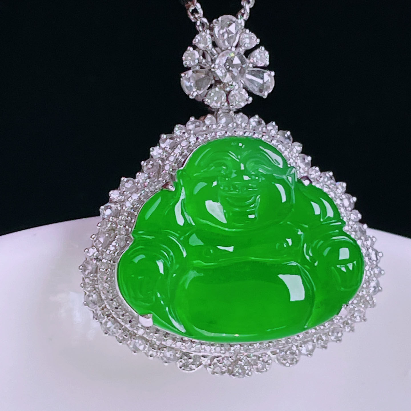 翠秦之皇冰辣绿佛公吊坠 18k金镶嵌天然翡翠A货种色兼备气质优雅