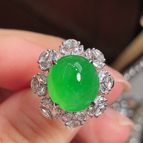 翠秦之皇冰阳绿蛋面戒指 18k金镶嵌天然翡翠A货种色兼备气质优雅