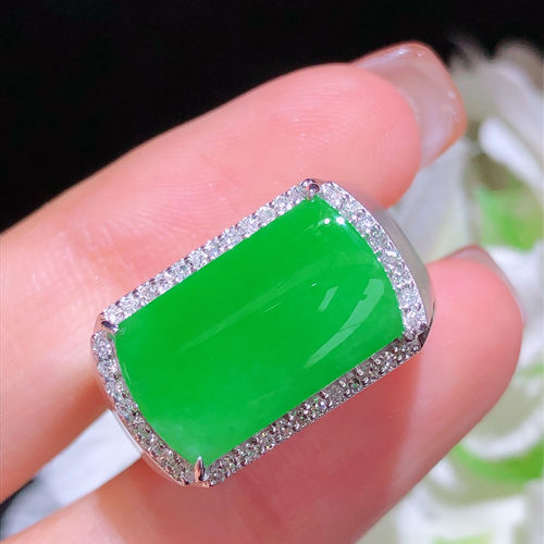 翠秦之皇冰阳绿马鞍戒指 18k金镶嵌天然缅甸A货翡翠饱满大气起光