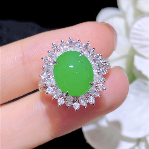 翠秦之皇冰阳绿蛋面戒指 18k金镶嵌天然翡翠A货种色兼备气质优雅