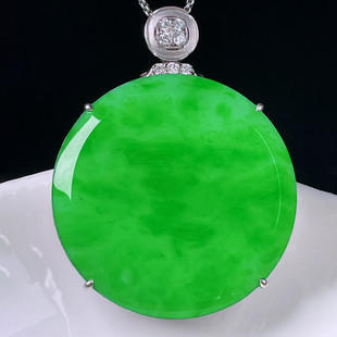 翠秦之皇冰辣绿无事牌吊坠 18k金镶嵌天然翡翠A货种色兼备气质