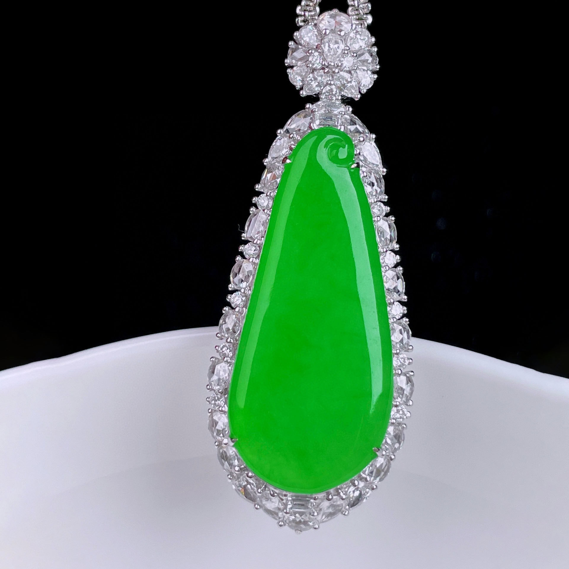 翠秦之皇阳绿福瓜吊坠 18k金镶嵌天然缅甸A货翡翠饱满大气起光