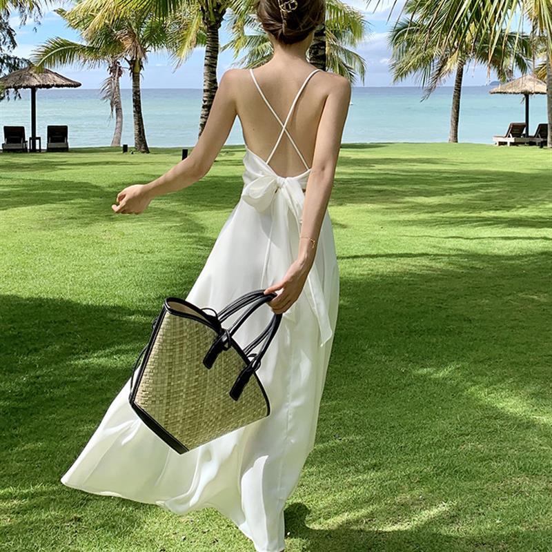 海边度假连衣裙夏季超仙三亚旅行穿搭白色性感露背吊带裙沙滩裙女
