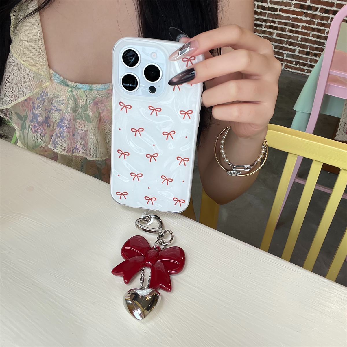 宏界 简约红色波点蝴蝶结带挂件适用苹果16promax手机壳iphone15pro新款13硅胶16pro女款14pro防摔16保护套