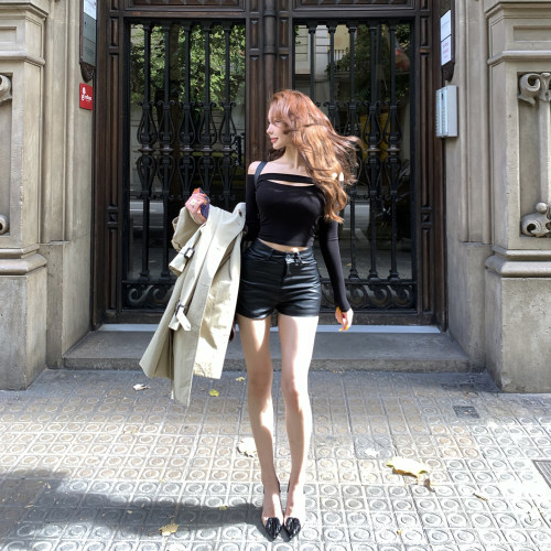 PickRui睿哥 搭配万能公式 早秋简约pu短裤女新款百搭休闲裤皮裤