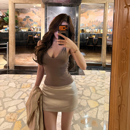 PickRui睿哥 松弛有度设计感肩带打结针织吊带背心女夏季无袖上衣