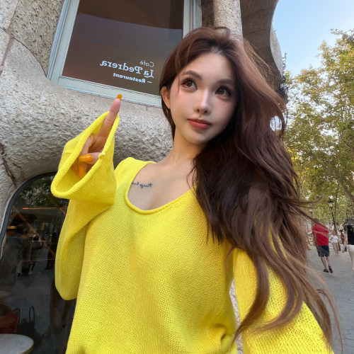 PickRui睿哥 柠檬气泡 微喇长袖针织上衣女早秋新款卷边打底衫