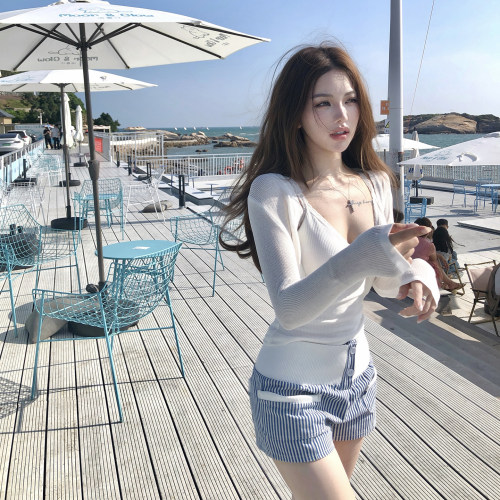 PickRui睿哥 蓝调时刻 夏季设计感条纹纽扣短裤休闲裤女新款裤子