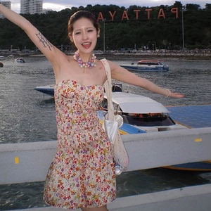夏季度假风碎花抹胸连衣裙女小众打揽修身短裙潮新中式