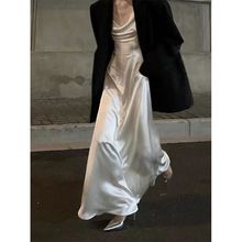 0122stepll 秀场灵感 法式辣妹修身荡领露背珍珠白醋酸吊带礼裙