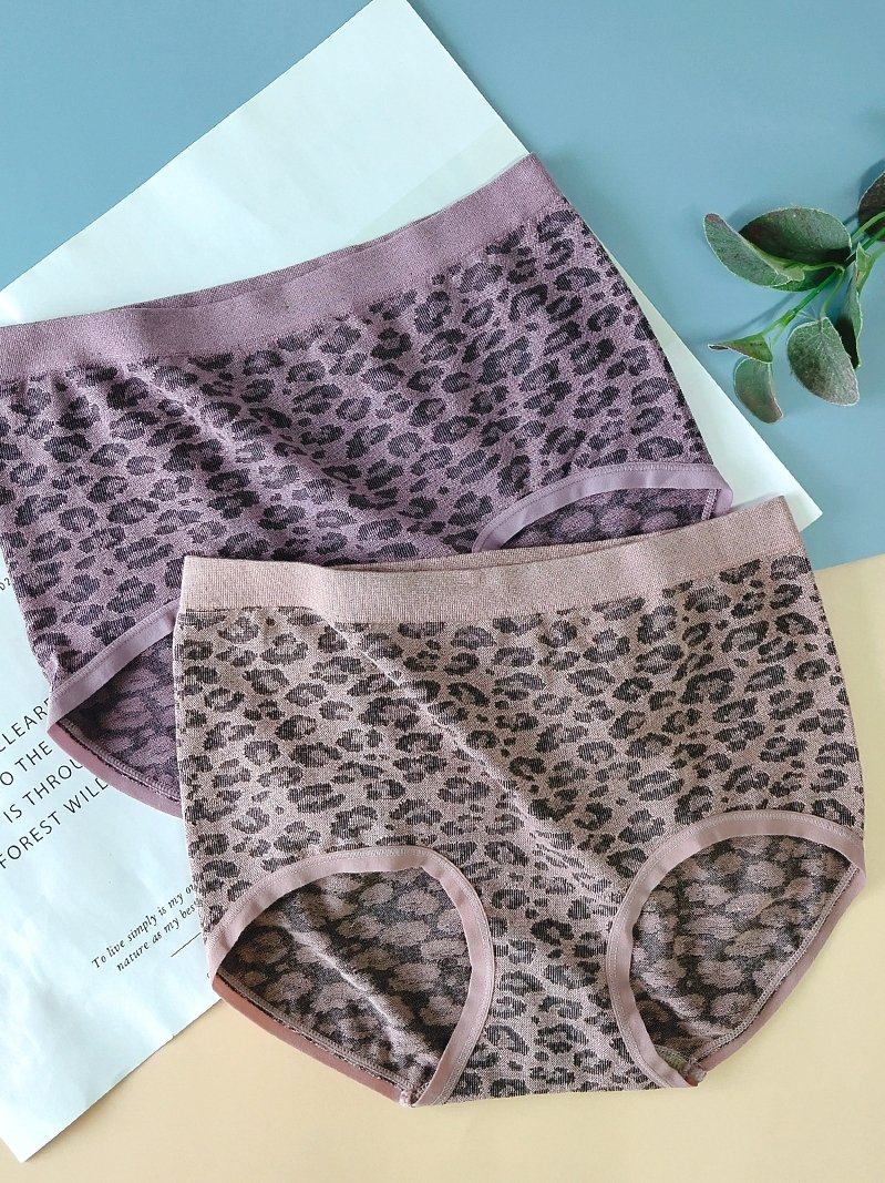 Sedna's new women's seamless panties sexy BAO WEN mid-high waist wormwood antibacterial bottom crotch large size bag hip shorts