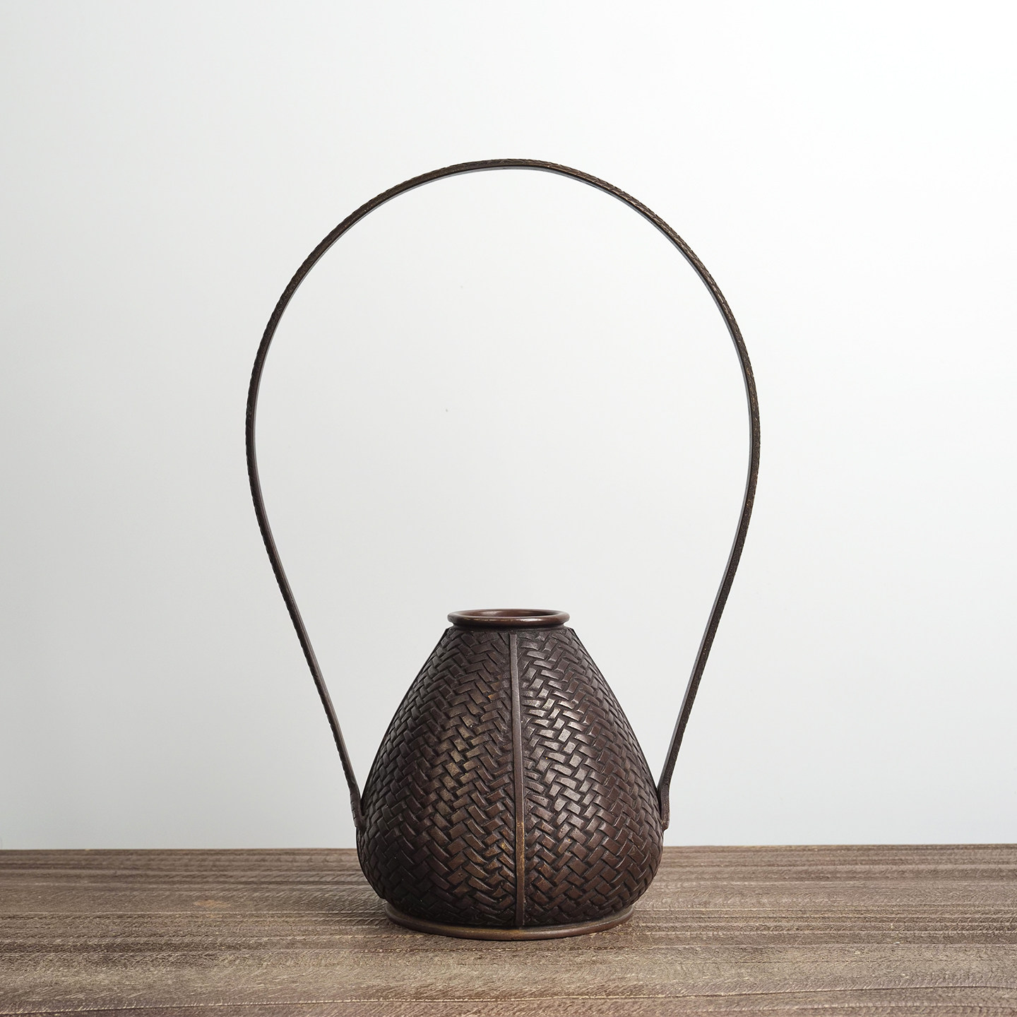 中古日本编织提篮复古铜花瓶手工仿竹编干花插花椭圆形摆件装饰品