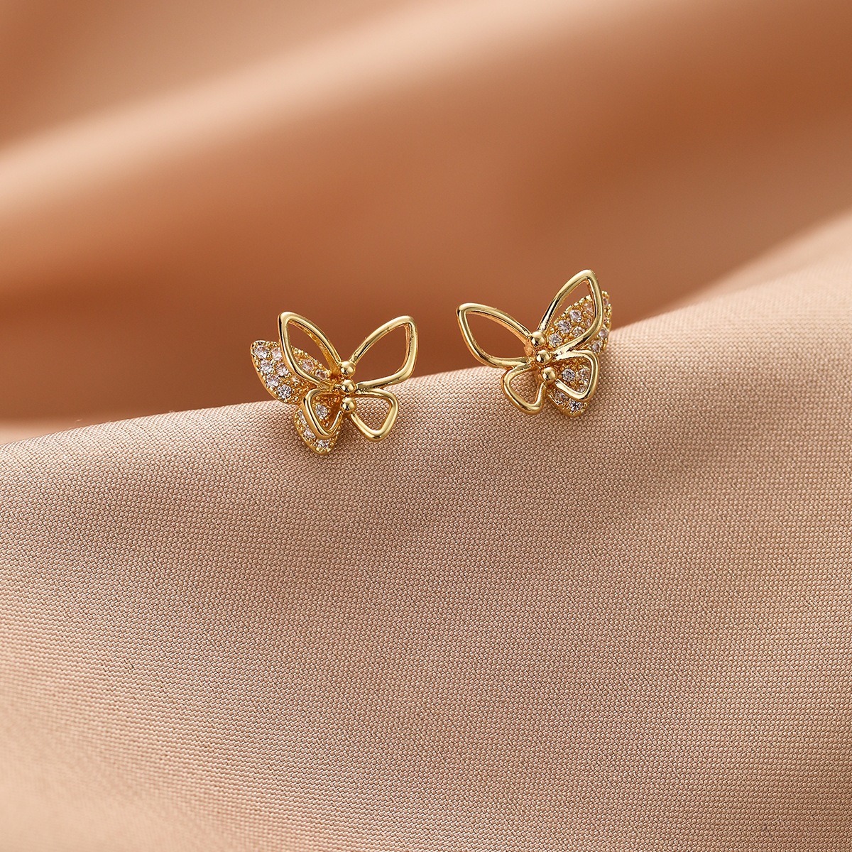 轻奢双层立体蝴蝶微镶耳钉2025新款迷你养耳神器简约精致百搭耳饰