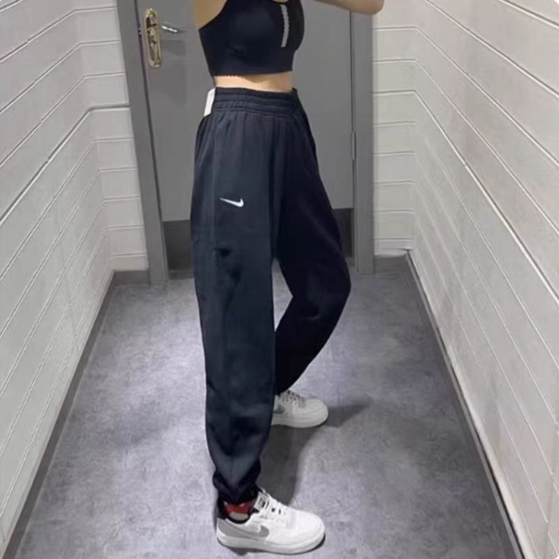 Nike女秋冬针织长裤运动宽松高腰保暖加绒刺绣勾束脚卫裤BV4090
