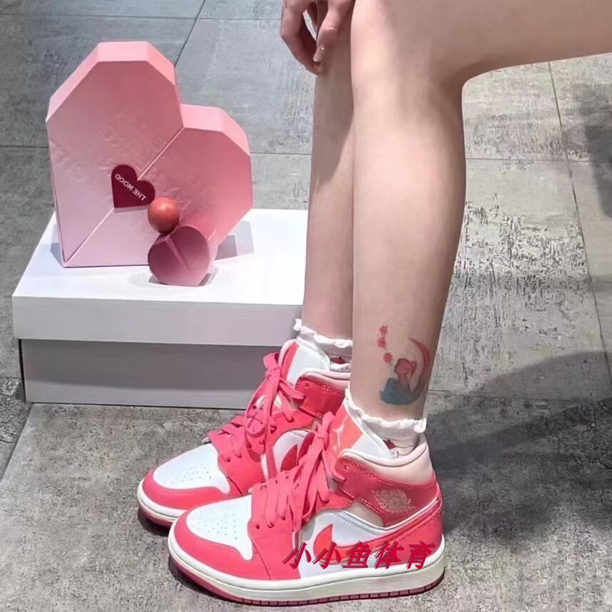 NIKE耐克女鞋AIR JORDAN 1 MID中帮白粉运动鞋休闲板鞋BQ6472-186,运动鞋new,运动休闲鞋,淘宝优惠券,粉丝福利购,淘宝优惠卷