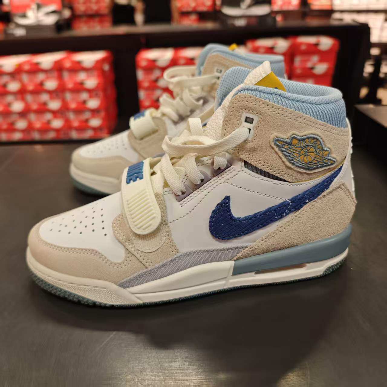 Nike/耐克Jordan大童舒适耐磨防滑运动休闲高帮板鞋DQ5348-141
