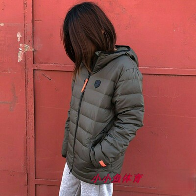 詹姆斯羽绒服nike拉链