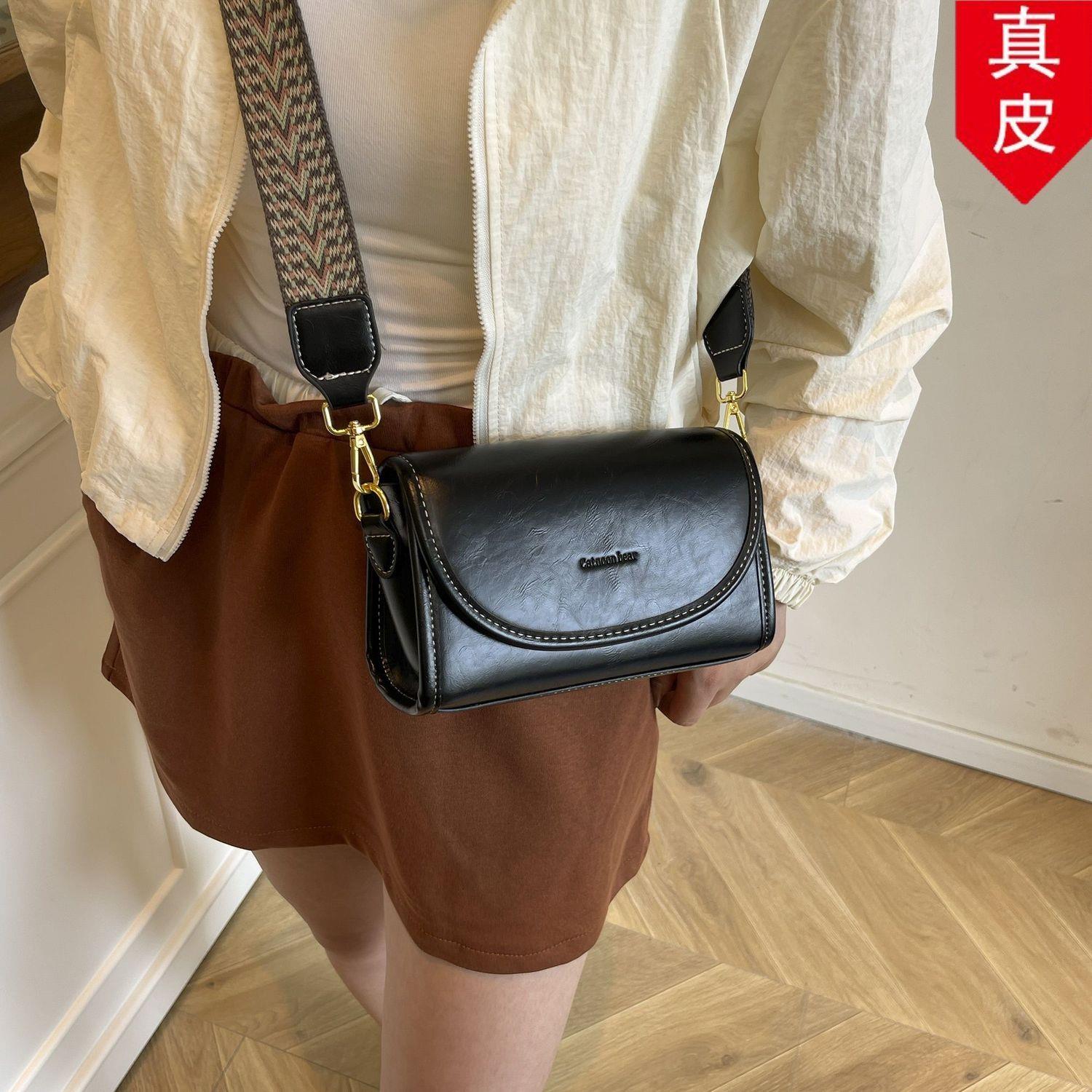 感大包单肩斜手提手提轻奢简约女生2026热门时尚精致跨包高级真皮