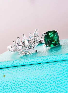 D色莫桑石四爪绿钻开口羽翼戒指