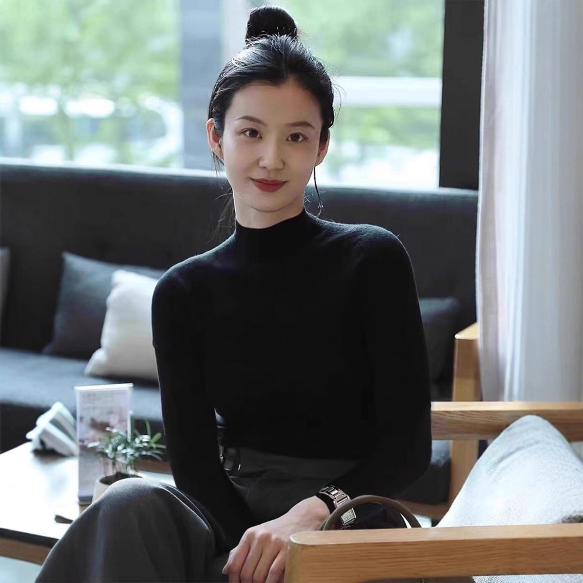 100%纯羊毛法式黑色半高领打底衫女羊绒针织衫修身感中领毛衣