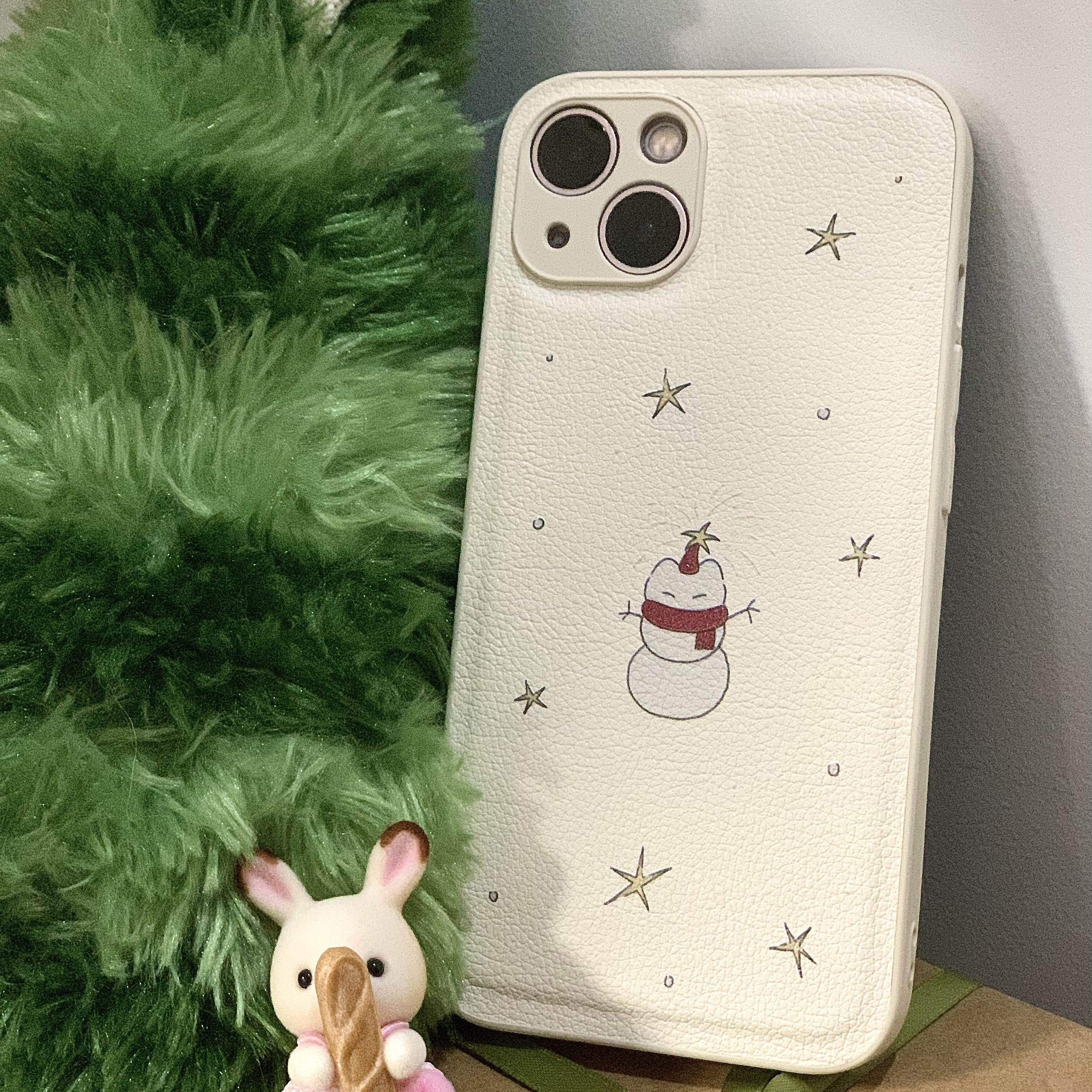小粉喵喵屋原创可爱雪人猫猫荔枝皮纹手机壳皮质白色软壳iPhone16