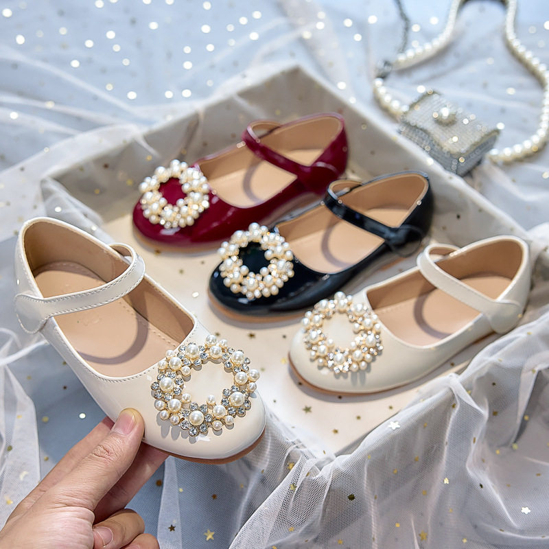 女童公主鞋2025新款时尚儿童鞋珍珠百搭女孩洋气跳舞平底宝宝单鞋