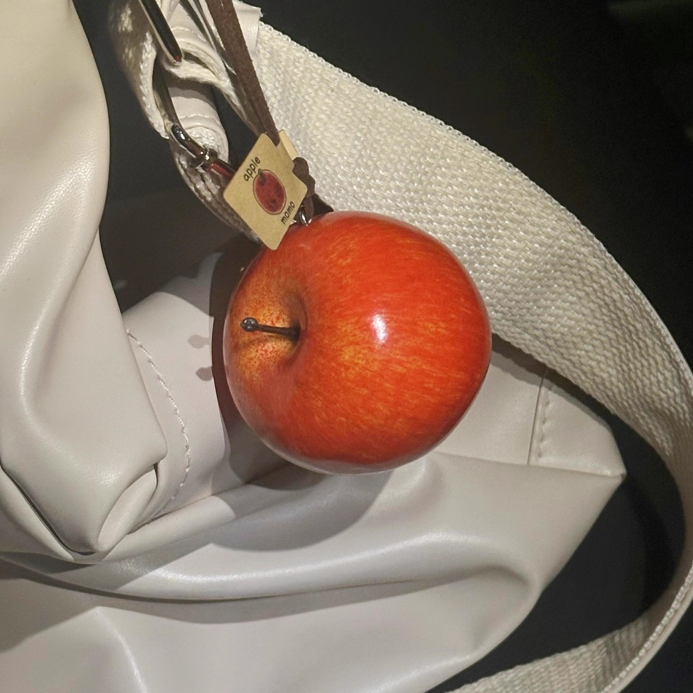 旅行出游创意苹果背包挂件车载氛围感内饰车挂闺蜜同款出片饰品女