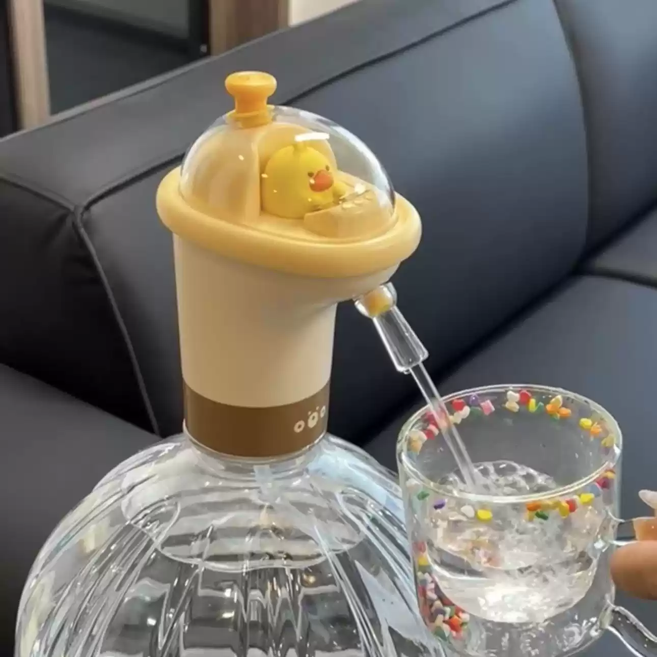 小黄鸭抽水器桶装水电动压水器纯净饮水机矿泉水泵吸水全自动出水
