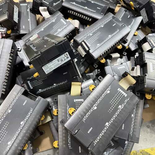 可维修欧姆龙PLC扩展模块CP1W-40EDT，，成色漂亮议价