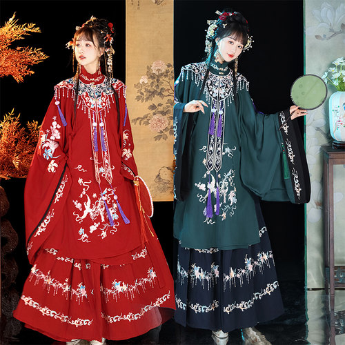 明制汉服女云肩花嫁古装