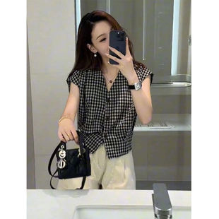 女夏2025新款 复古设计感气质小衫 格子V领衬衫 法式 上衣 短款 小飞袖