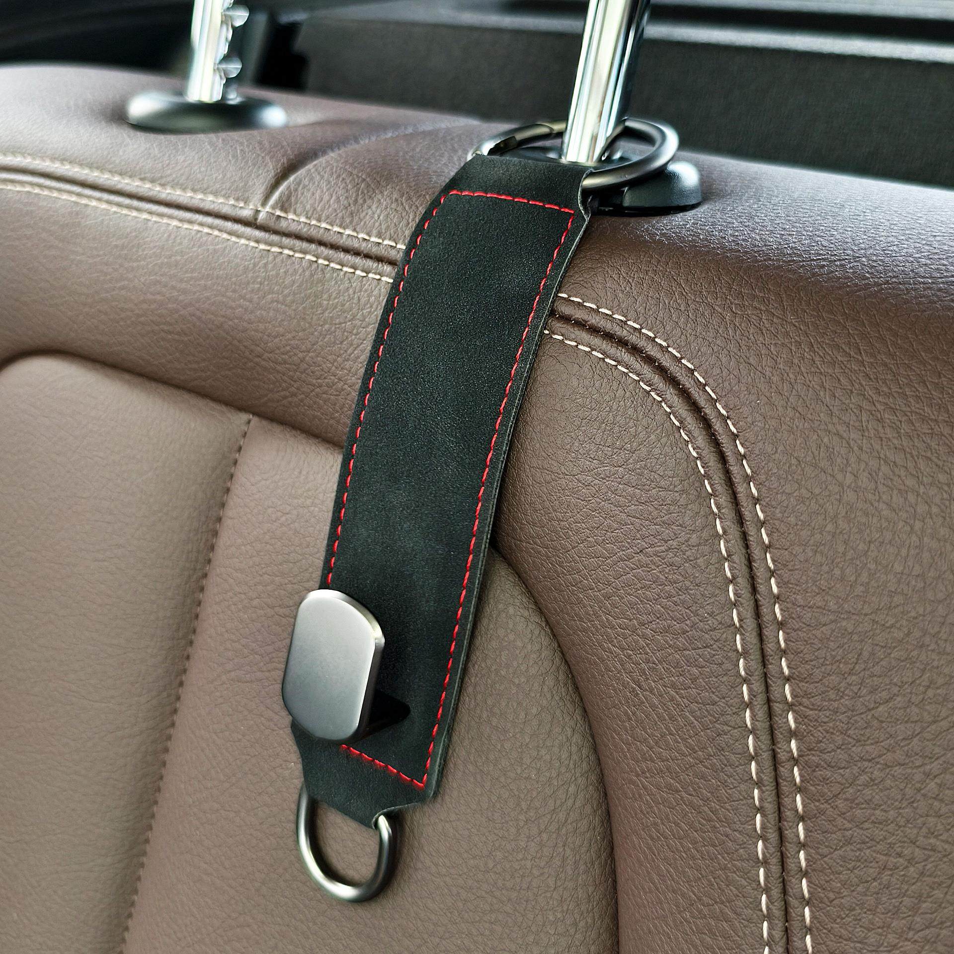 新款汽车座椅背小挂钩车载头枕翻毛皮金属双头挂钩车内收纳装饰品