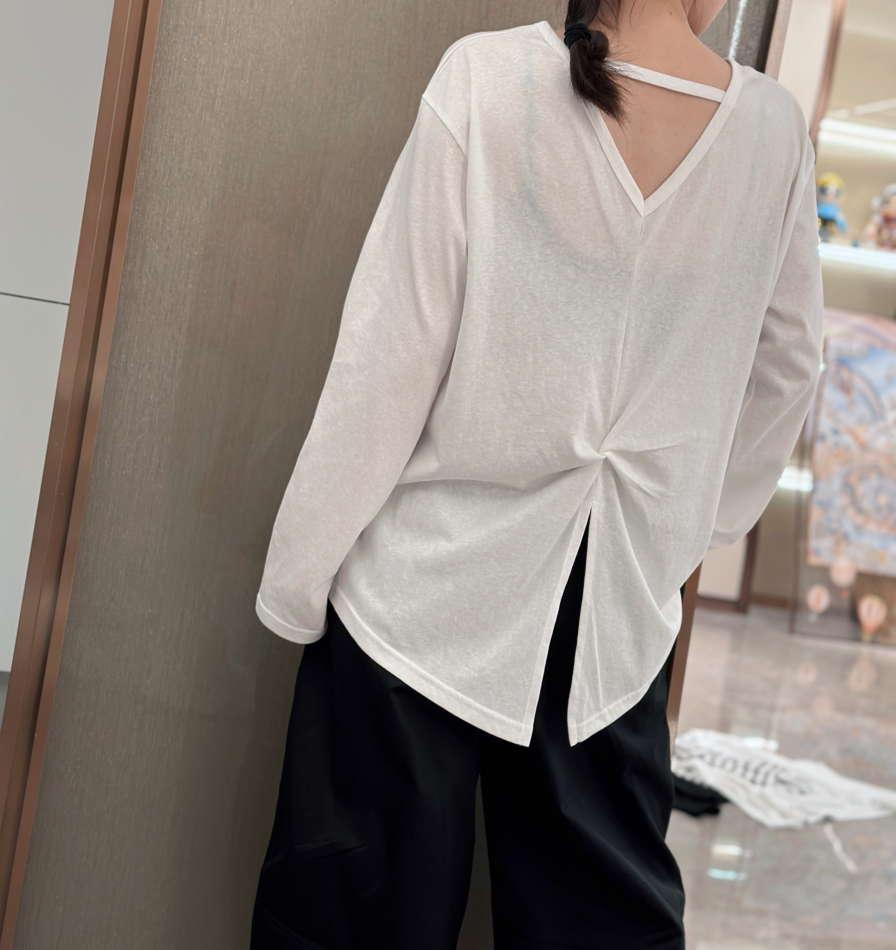 DM33961设计感后背镂空开叉U领长袖T恤女2025秋宽松休闲百搭上衣