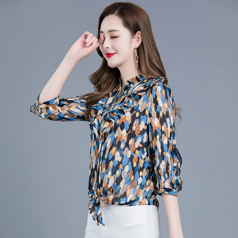 初秋季新款半袖雪纺衫女式七分袖妈妈碎花衬衫中袖小衫遮肚子上衣